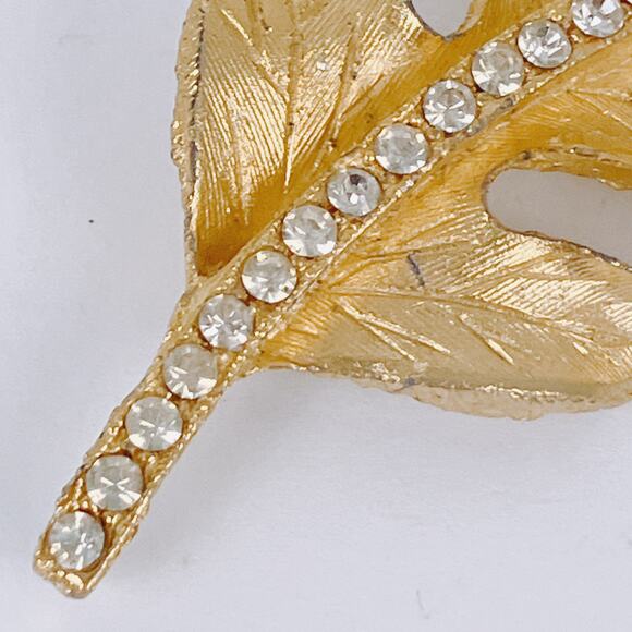 Vintage Gold Tone Leaf Rhinestone Stem Brooch Classic Mid Century Jewelry - Picture 4 of 11